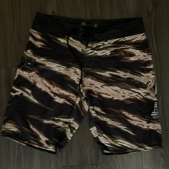 Volcom Other - Volcom mod tech board shorts size 32